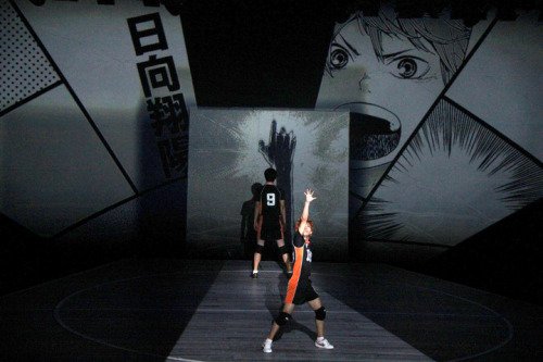 honyakukanomangen:More photos of the Haikyuu!! stage play.Source: MANTANWEB
