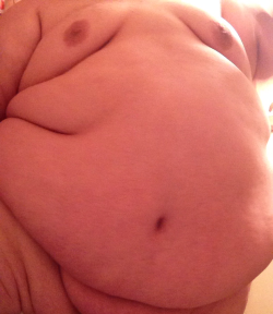 What a belly… and a fatpad to match. I’d love to