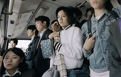 stravaging:  junghwan protecting deoksun on the bus (°◡°♡)