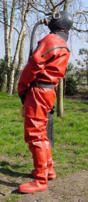 guysinrubberdrysuits:  Rubber Divers & Drysuits from the