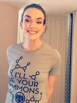 : @lil_henstridge: I’ll be your Simmons!! Comic Con Schwag