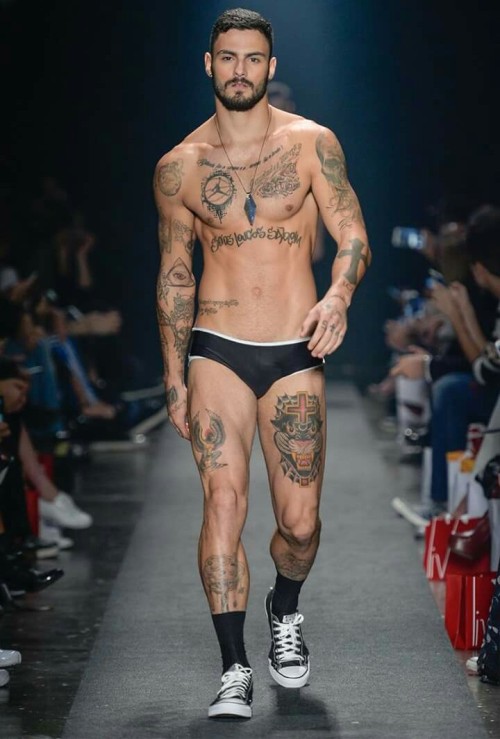 flaytes-wenos:  Modelos, que ricos estos papitos
