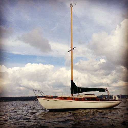 sailstead:  wheredoyoutravel:  ðŸš¢ by megan_fisher_2 // via Instagram http://instagram.com/p/brHXGdAT4l/  Cheoy Lee on Chautauqua Lake  It’s always nice to see pictures of my Dads boat. She’s named Dragonfly.