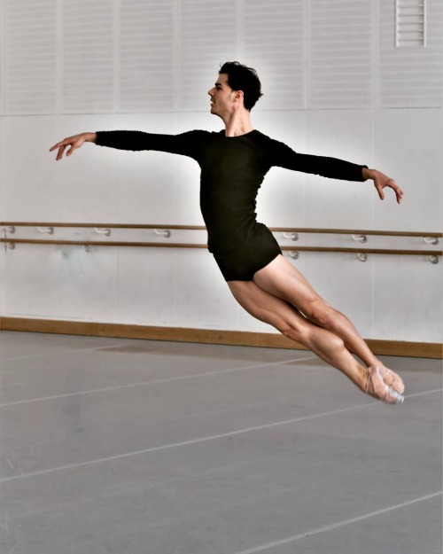 lovelyballetandmore: Davide Dato     | Vienna State  Ballet |