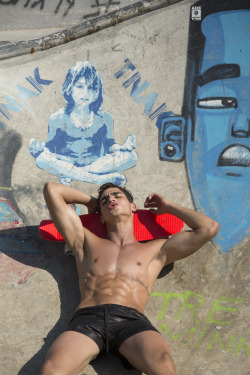 adonizm.com