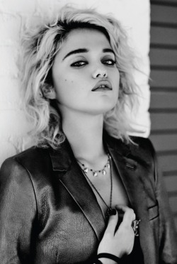 puthas:  Sky Ferreira Dazed & confused korea 