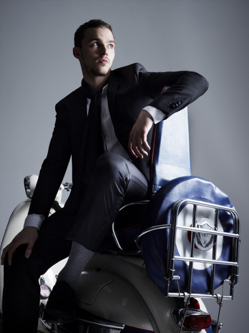 edenliaothewomb:  Nicolas Hoult, photographed by Rankin for Hunger magazine, S/S 2014.  