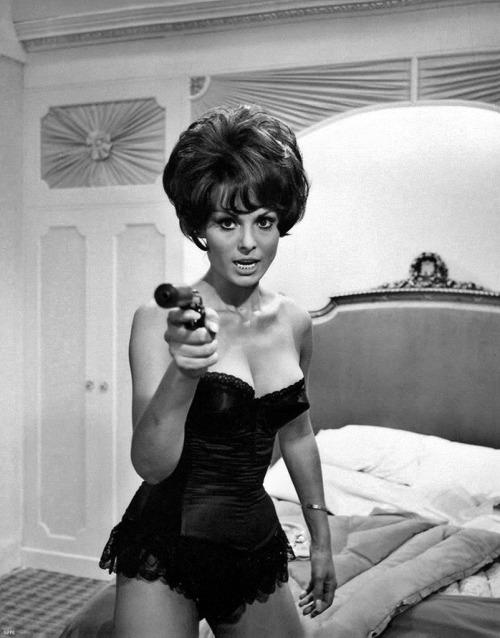 Daliah Lavi dans The Spy With a Cold Nose, 1966.