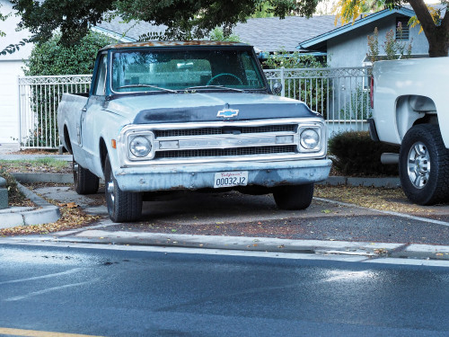 nsdclassic:  Chevrolet pickup trucks   good old C10s still racking