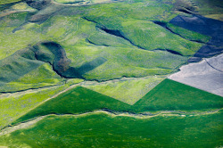 alex-maclean:  Field Corners II, Snake River Valley, ID 2005