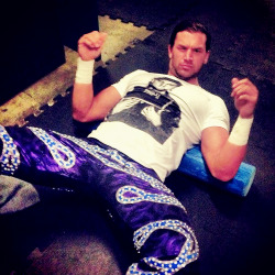 hotandsexywrestlers:  that’s the position i’m in when he