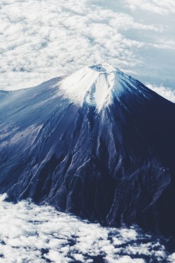 glxciers:  Mount Fuji .. | ( By: Murata Koji ) via 500px  