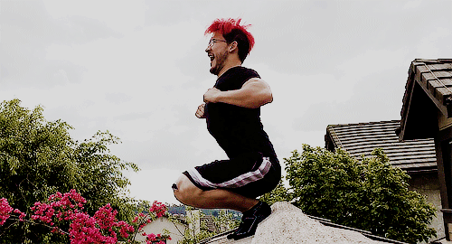 plsbuymepizza:    MARKIPLIER SHOUTING FROM HIS ROOF  