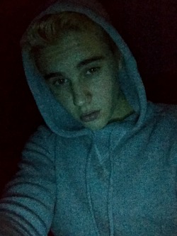 justinbieber:Justinbieber’s #selfie on Shots
