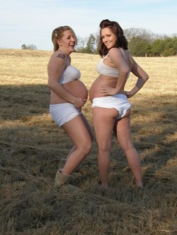 herbellypics:  I would love for me and my bestfriend to be pregnant