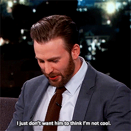 tomlhardy:Chris Evans fangirling over Tom Brady - x