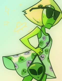 cutesoylatte:  Little green alien hero 
