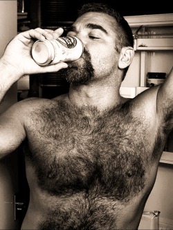 hairyfuckers:Get lost in the fur  Et pas qu'un peu …!