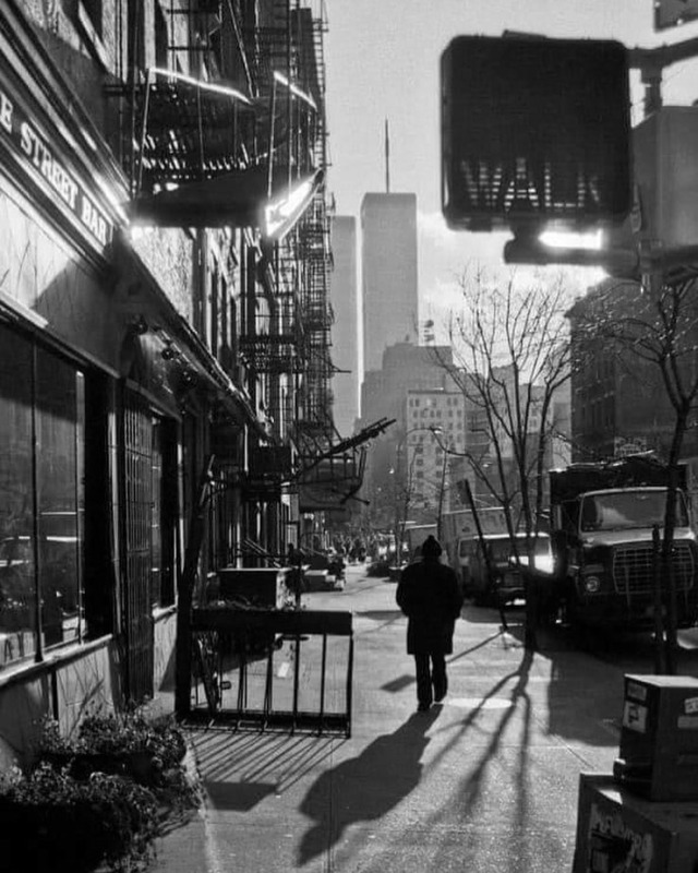 • @retronyc Strolling through Manhattan, West Broadway, 1984.Photo: