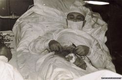 historicaltimes:  Surgeon Leonid Rogozov performs a self-appendectomy