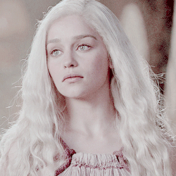 claraoswn: All Daenerys wanted back was the big house with the