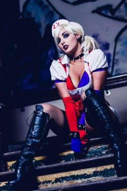 comicbookcosplay:  Asylum Nurse Harley Quinn 