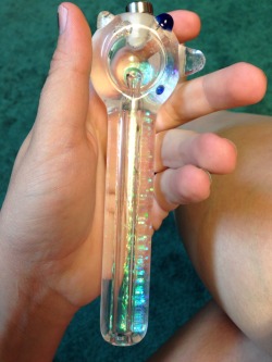 jessicamarieirick:  I just bought a new piece, the glitter moves