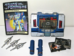 iamsoretro:  Transformers: Soundwave w/Tapes Image by Chicago