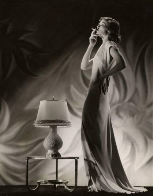 Katherine Hepburn photographed by Ernest Bachrach, 1932. Nudes