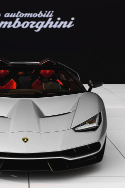 superior-luxxxury:   Superior-Luxxxury | Centenario Roadster