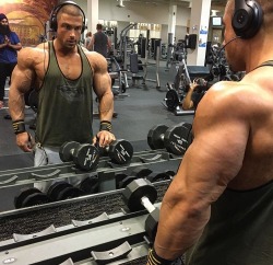 musclegodselfies:  John Aiello