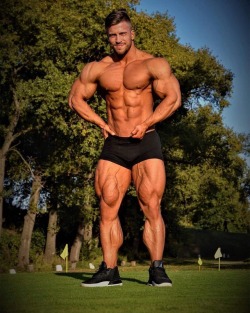 Vojta Trnka - I love those fucking calves man.