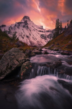 sundxwn:  Dark Mountain by Michael Bollino