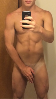 bromocollegestud:  deeperharderrougher:  Check out this 18 year