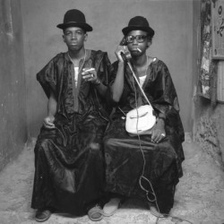 manufactoriel:  Deux amis aux chapeaux, Mopti (1985), by El Hadj