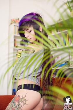 past-her-eyes: Pandub Suicide pandub.suicidegirls.com Link to