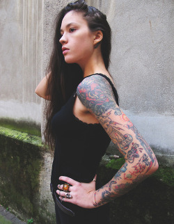 itsallink:  More Hot Tattoo Girls at http://hot-tattoo-girls.blogspot.com