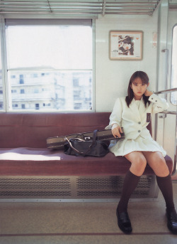 ssojuno:  mellowlike:  「少女小説」 市川由衣  *