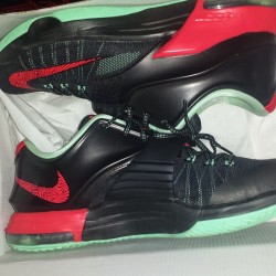 Size 10.5 KD Good Apples 贘 Dm me if interested or text me