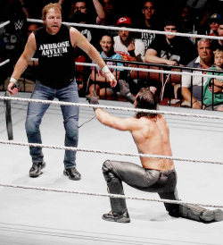 rwfan11:  moxreigns:credit  ….Dean is into that kinky shit!