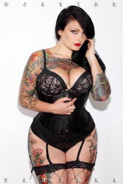 curvesinlingerie:  Alyssa Anne - Javier Padilla  Nomnom