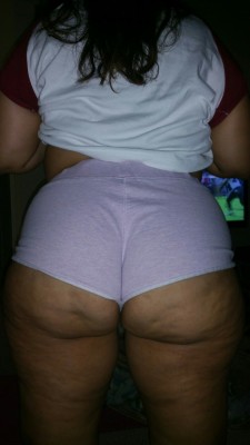 thicklatinasbest2:  she’s back again! I love getting pics of