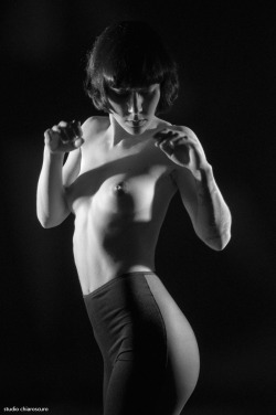 thedeepsharks:  posing for studio chiaroscuro… one of many