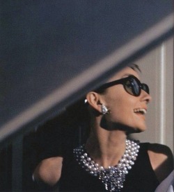 audreyhepburnforever:  Audrey as Holly Golightly in ‘Breakfast