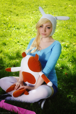 hotcosplaychicks:  AT - Fionna and Cake by MilliganVick Check