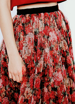 armaniprives:  Elegant Floral Print Princess Skirt.