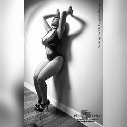 Ms London @mslondoncross  with use of contrast lighting to give her hella fit figure the spotlight   #fit #thighs #panties #eyecandy #protein  #photosbyphelps #feet #mansion #dmv #baltimore #glam #cover #sex #phatty #nyc #nikon #fit #shock #covergirl