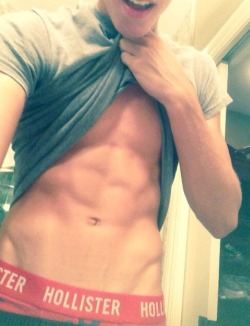 waistbandboy:  Showin’ off the Hollisters, and more!  