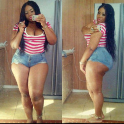 she2damnthick:  Sexy Jean Shorts
