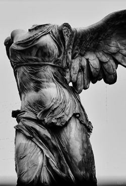 marmarinos:Detail of the Winged Victory of Samothrace, also known